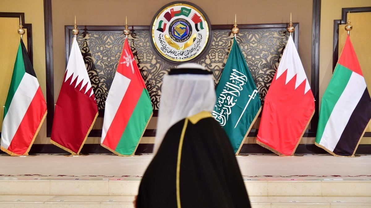 الملف اللبناني على طاولة البحث بين الخليفي وبن فرحان